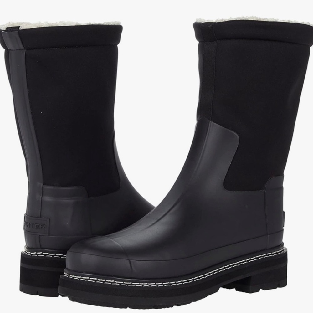 NWT Black Hunter Refined Sherpa Rain Boots
Women's Size 9